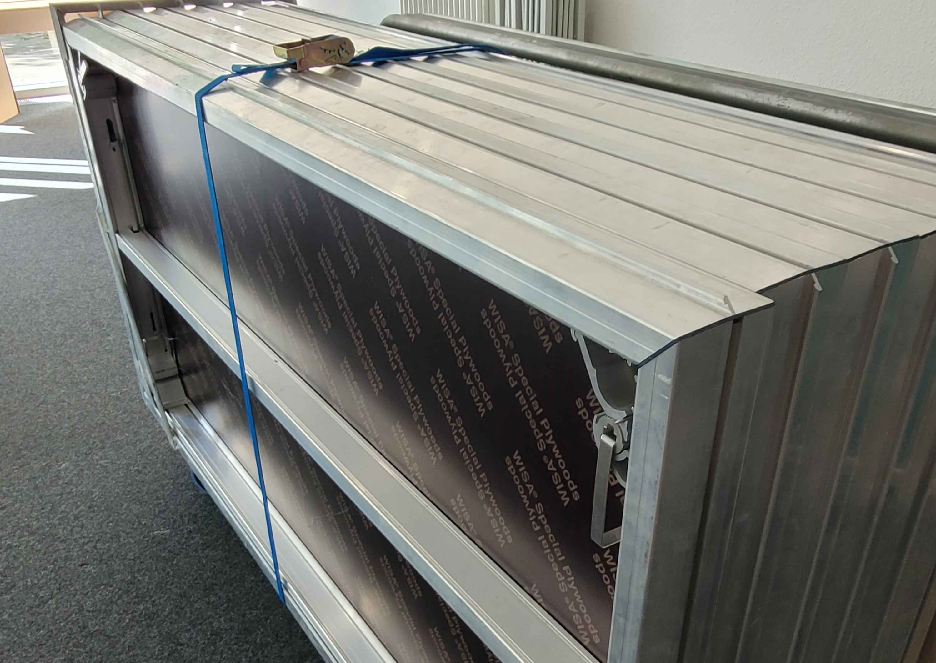 Bühne, 12m² / 20cm Höhe/ Nivtec