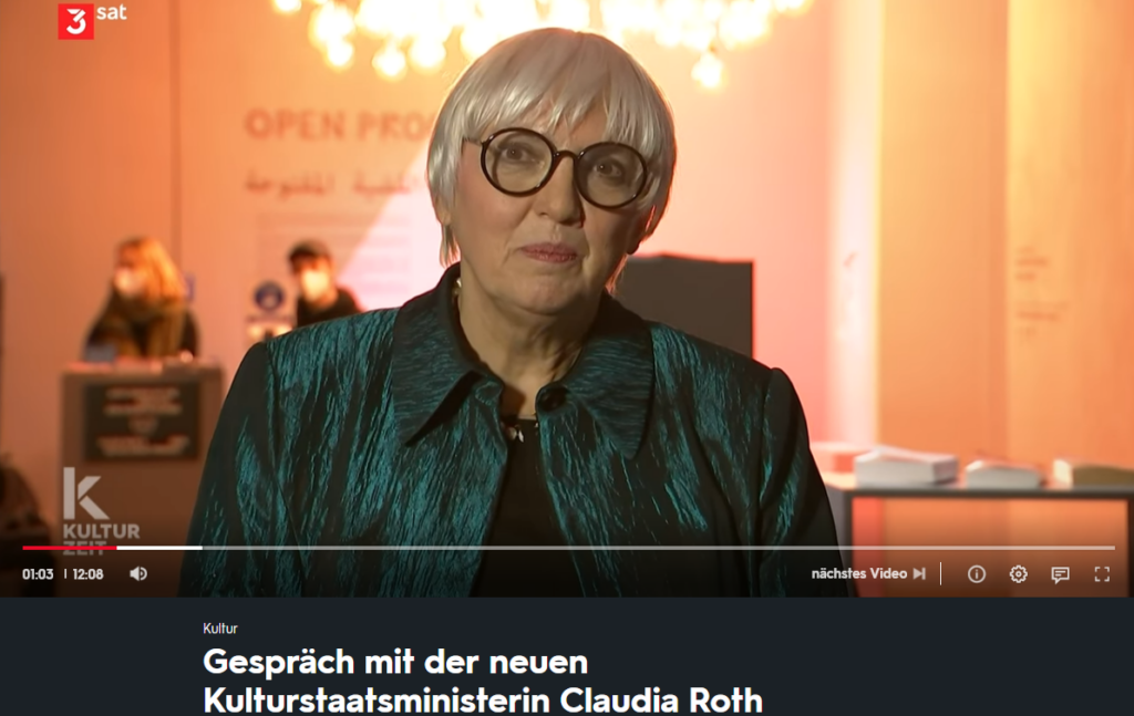 Kulturstaatsministerin Claudia Roth im Interview bei Kulturzeit
